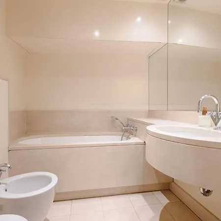 Apartment Magnificent Montaigne Elysee Paris